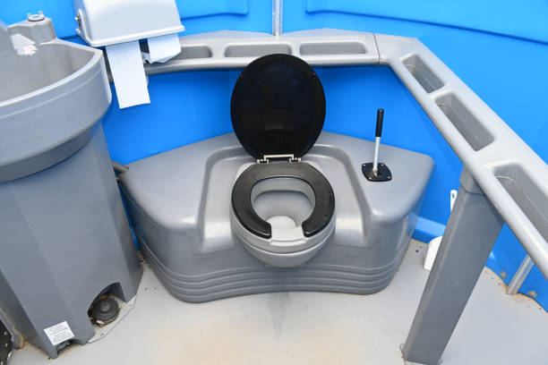 Portable Toilet Options We Offer in Schoolcraft, MI